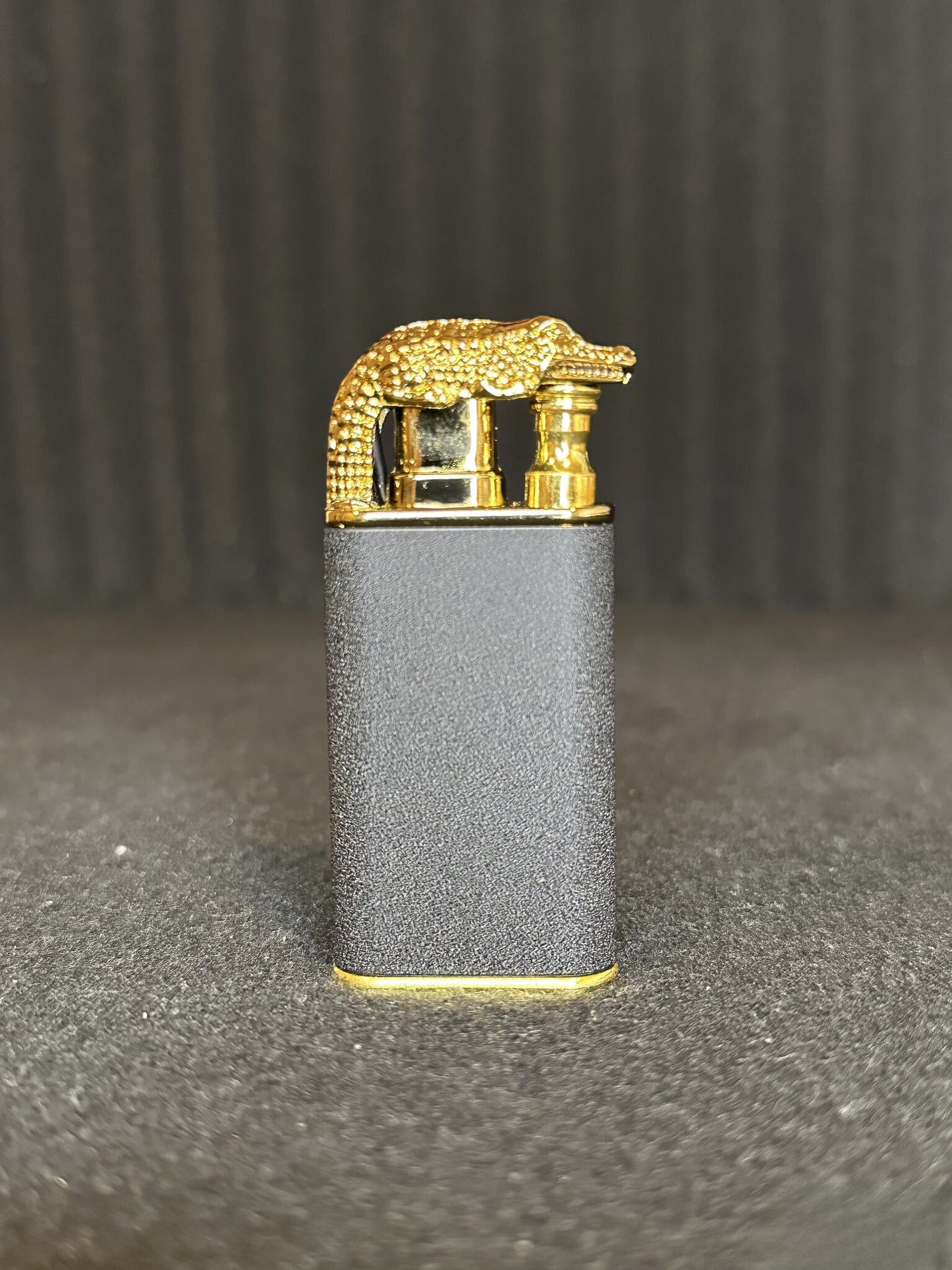 Återuppladdningsbar tändare, redo att använda på ett ögonblick